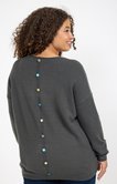 Pull avec boutons au dos
