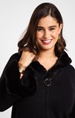 Gilet zippé avec fausse fourrure