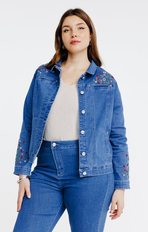 Veste en jean avec broderies fleurs