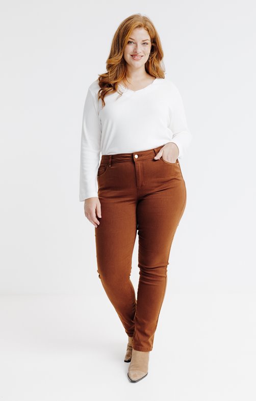 Pantalon droit détail rivet et clous