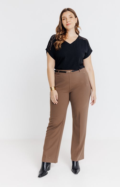 Pantalon avec clous doré et ceinture