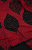 Écharpe chaude avec grandes feuilles