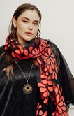 Foulard organza noir fleur rouge