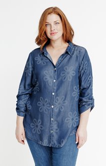 Chemise en jean avec broderies florales