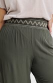 Pantalon large crêpon brodé