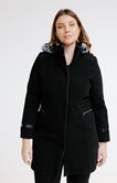 Manteau avec fausse fourrure contrastée