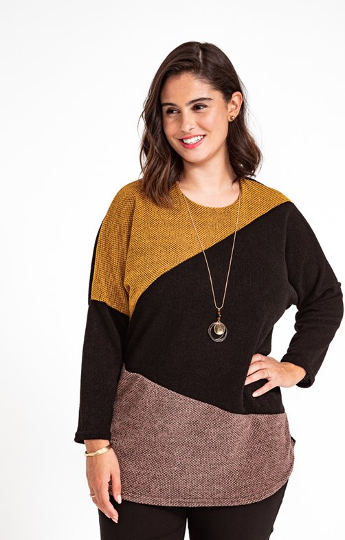 PULL COL ROND PATCH AVEC COLLIER