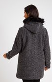 Manteau avec fausse fourrure