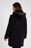 Manteau à capuche avec fausse fourrure