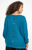 Pull avec boutons dans le dos