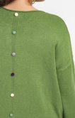 Pull avec boutons dans le dos