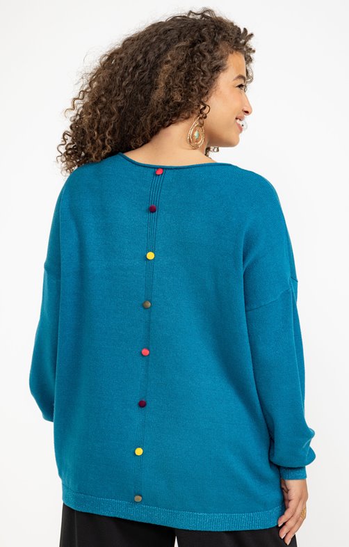 Pull avec boutons dans le dos