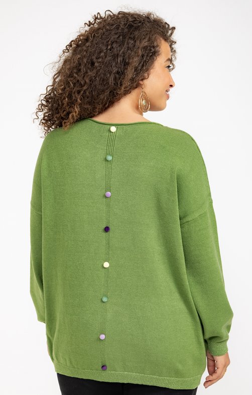Pull avec boutons dans le dos