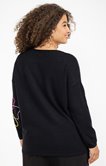Pull avec fleurs brodées