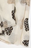 Foulard fond écru coeurs léopard