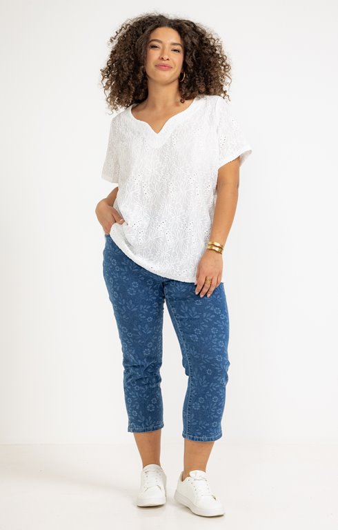 Pantacourt jean imprimé fleurs blanches