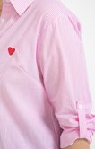 Chemise rayée avec patch coeur