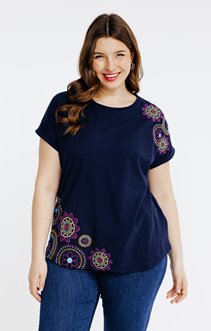 Tee-shirt avec broderies colorées