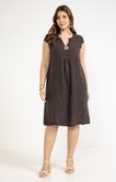 Robe en lin avec broche
