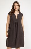 Robe en lin avec broche