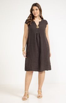 Robe en lin avec broche