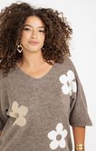 Pull avec fleurs fantaisie