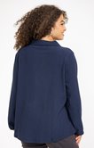 Tee-shirt avec bouton décoratif