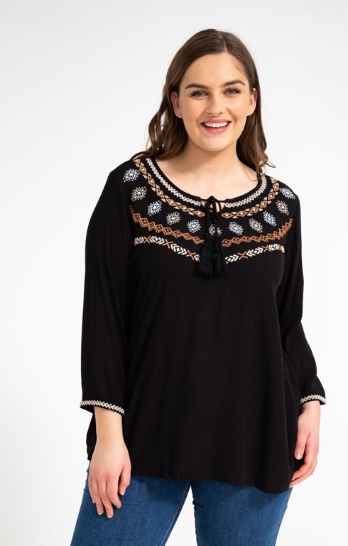Blouse avec broderies manches 3/4