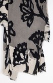 Echarpe avec fleurs noires