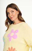 Pull fond jaune avec fleurs multico