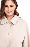 Manteau boutonné à l'avant