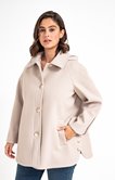 Manteau boutonné à l'avant