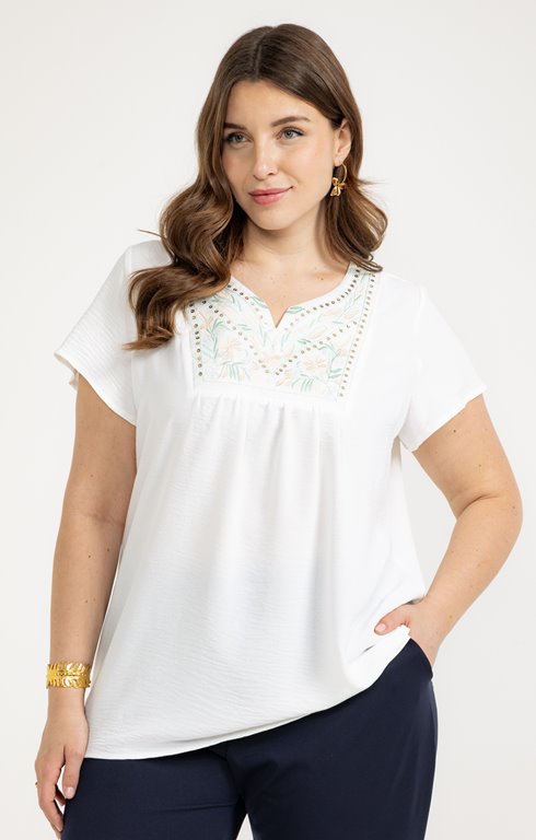 Haut avec plastron brodé