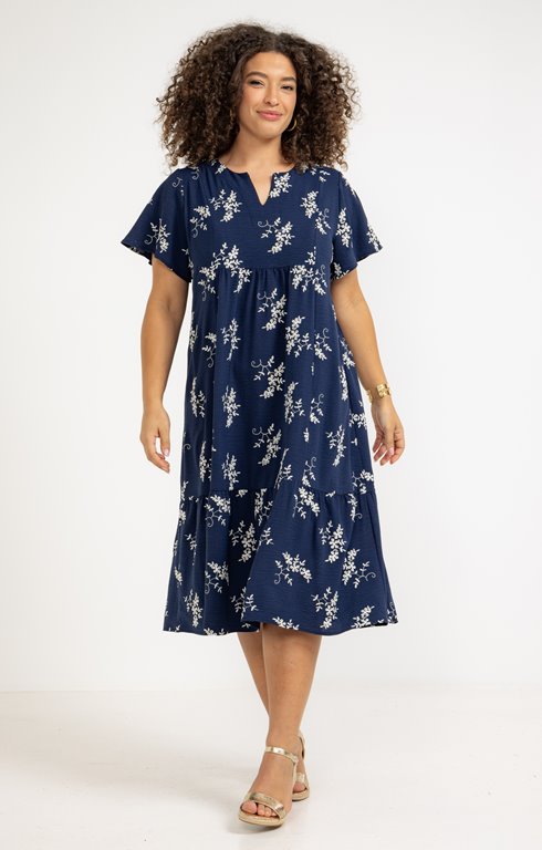Robe polyester brodée