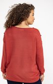 Pull avec boutons sur les épaules