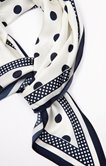 Foulard triangle à pois