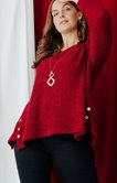 Pull col v avec collier et boutons 